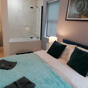 Blok 3 -jacuzzi Suites, & Ensuite Hotel apartamentowy